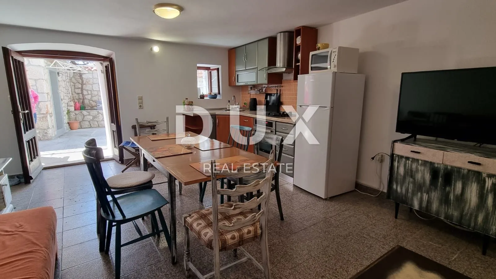 bribir - kuća sa dva stana - slika 2