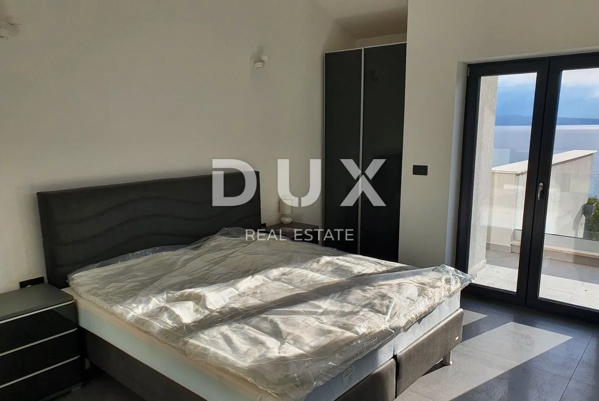 kostrena - vrhunska villa s bazenom - slika 12