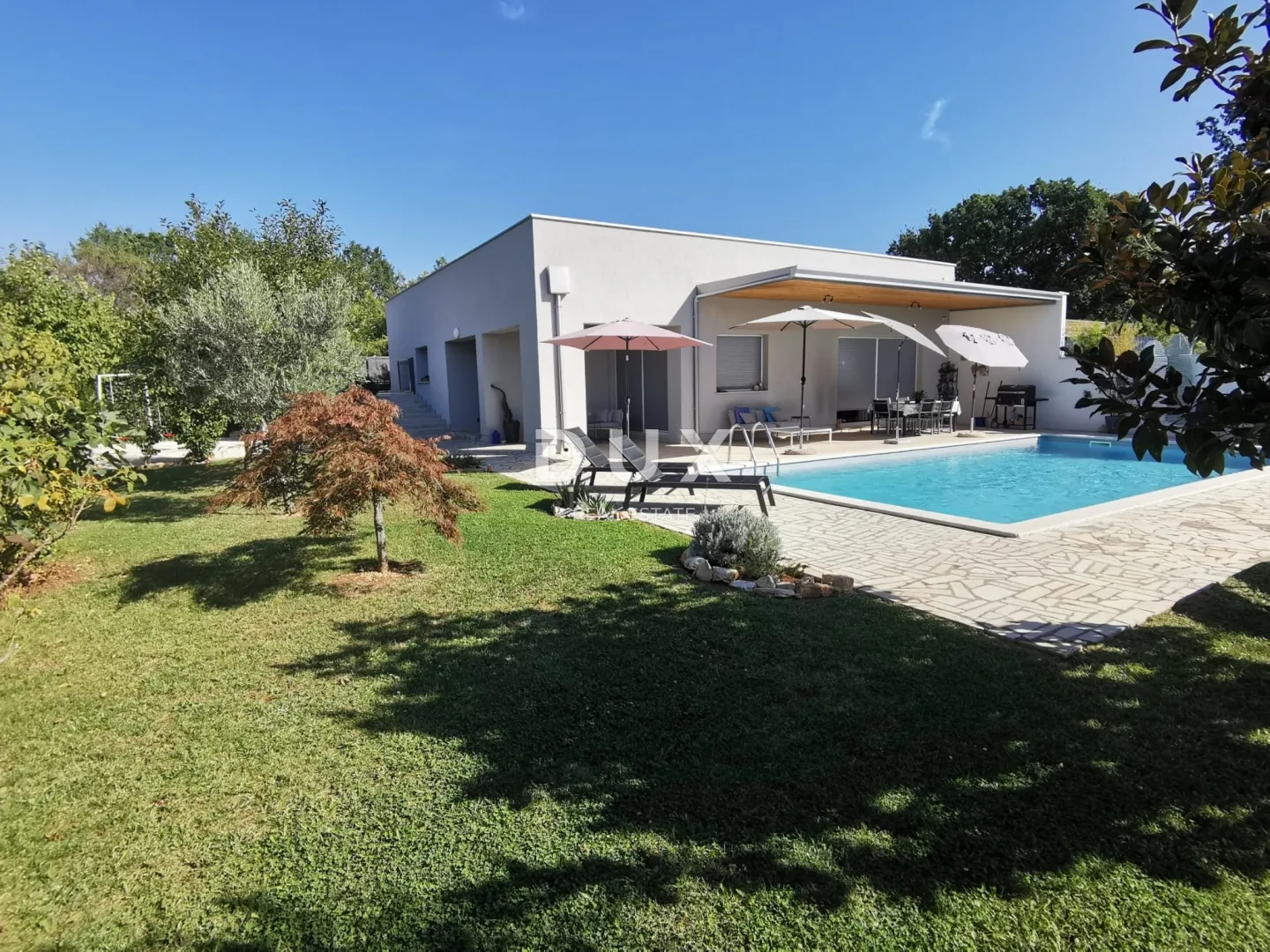 ISTRA, ROVINJ - Moderna prizemnica s bazenom
