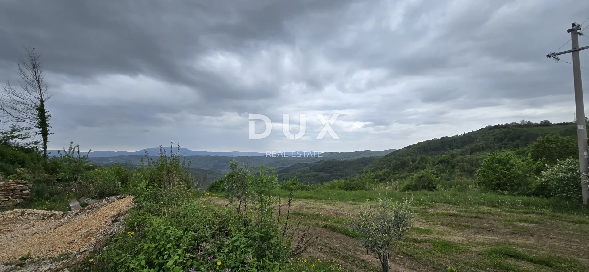 istra, motovun - kamena kuća s pogledom za adaptaciju - slika 19