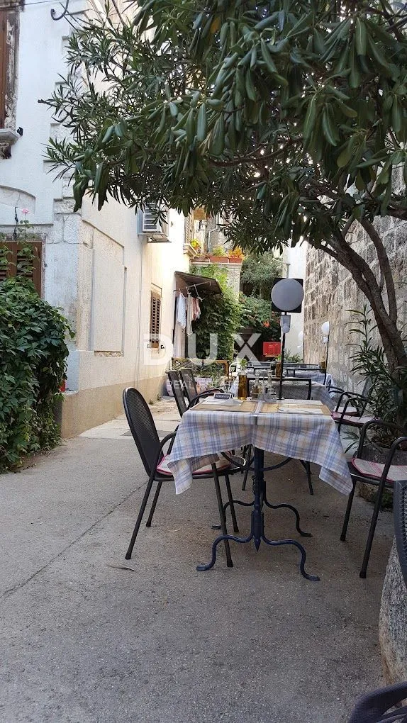 otok cres - stambeno-poslovni objekt u staroj jezgri - slika 8