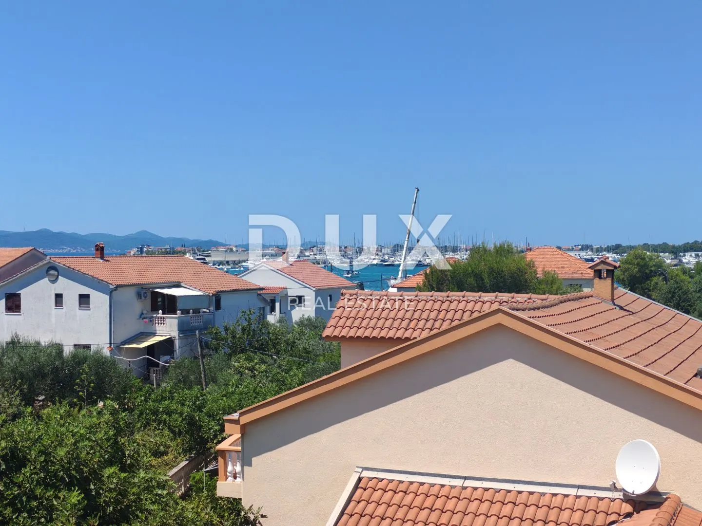 zadar, sukošan - prostrani namješten stan s pogledom na more u blizini centra! - slika 4