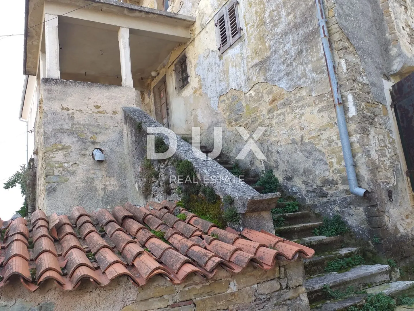 istra, motovun - kamena starina za adaptaciju - slika 10