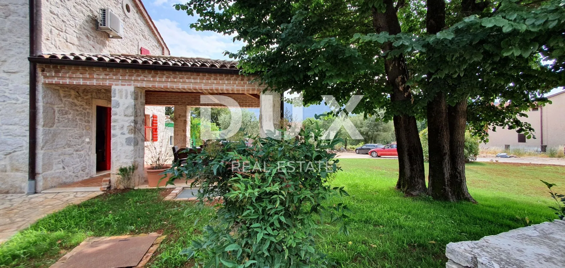 istra, kršan - kamena ljepotica s bazenom - slika 62
