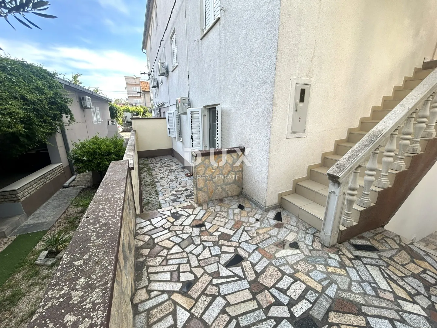 dalmacija, vodice – trosoban stan u prizemlju, 450m od plaže, parking, podrum, vrt - slika 13