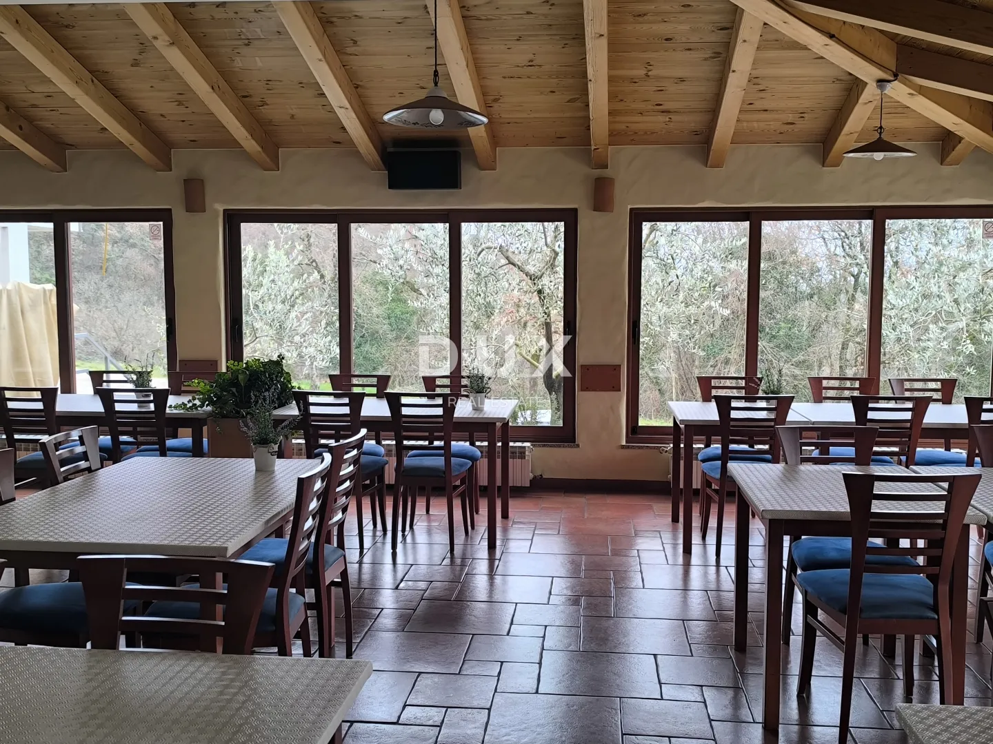 istra, rabac - restoran s uhodanim poslom, parking - bez ulaganja!! - slika 6