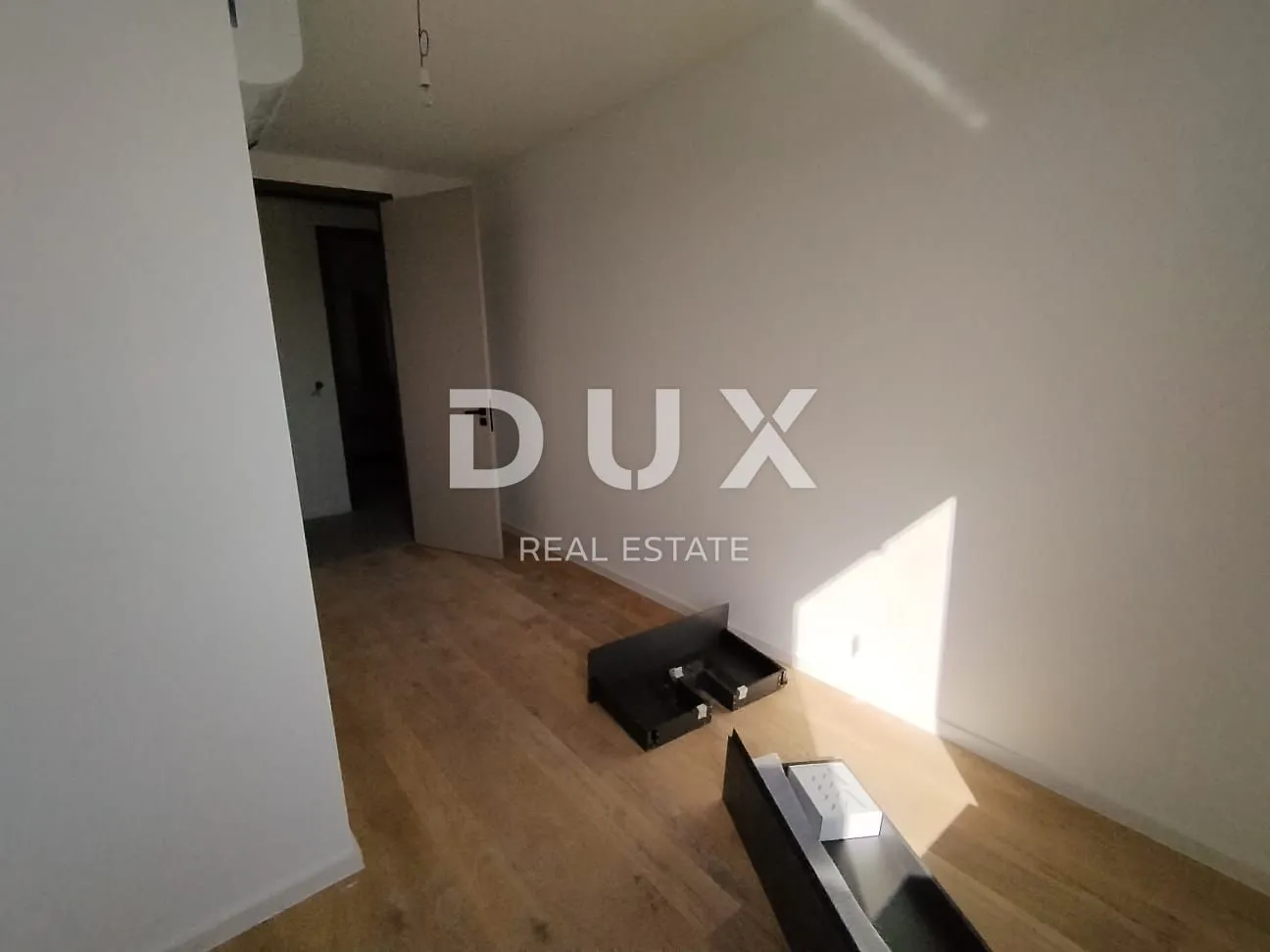 istra,pula -luksuzni smart home stan u centru 130 m2! - slika 20