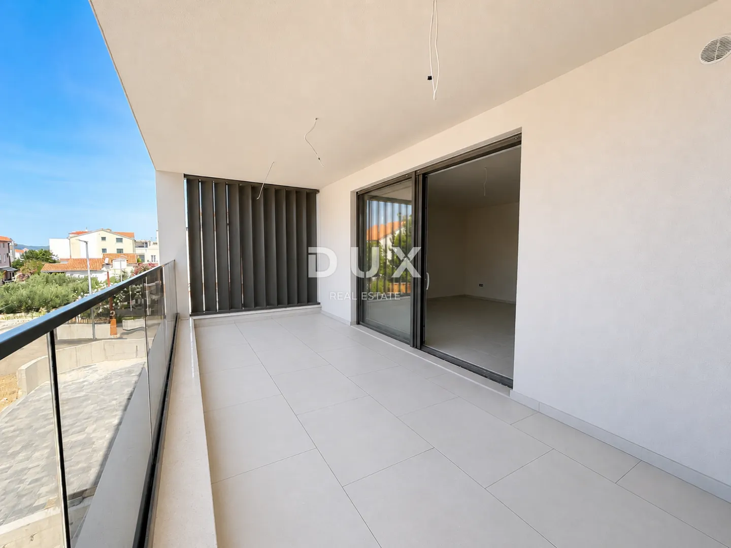 vodice, srima – pogled na more, 2 spavaće sobe, 70 m od plaže, lift - slika 20