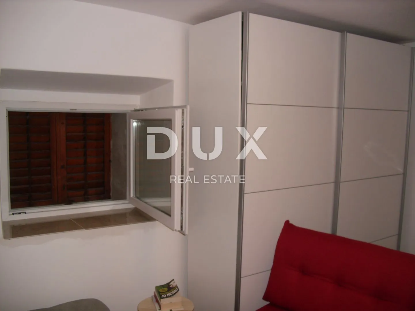otok krk, punat - renovirani apartman sa terasom u centru - slika 15