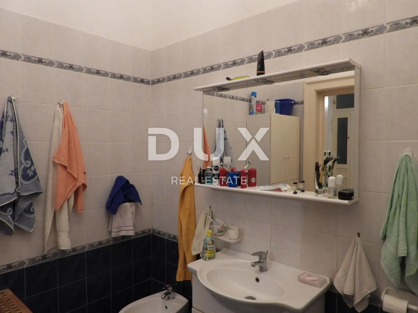 opatija, centar, vila, 484 m2, dva stana, 2. red do mora - slika 64