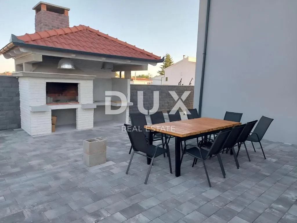 zadar, murvica - vila s bazenom i velikom okućnicom! - slika 23