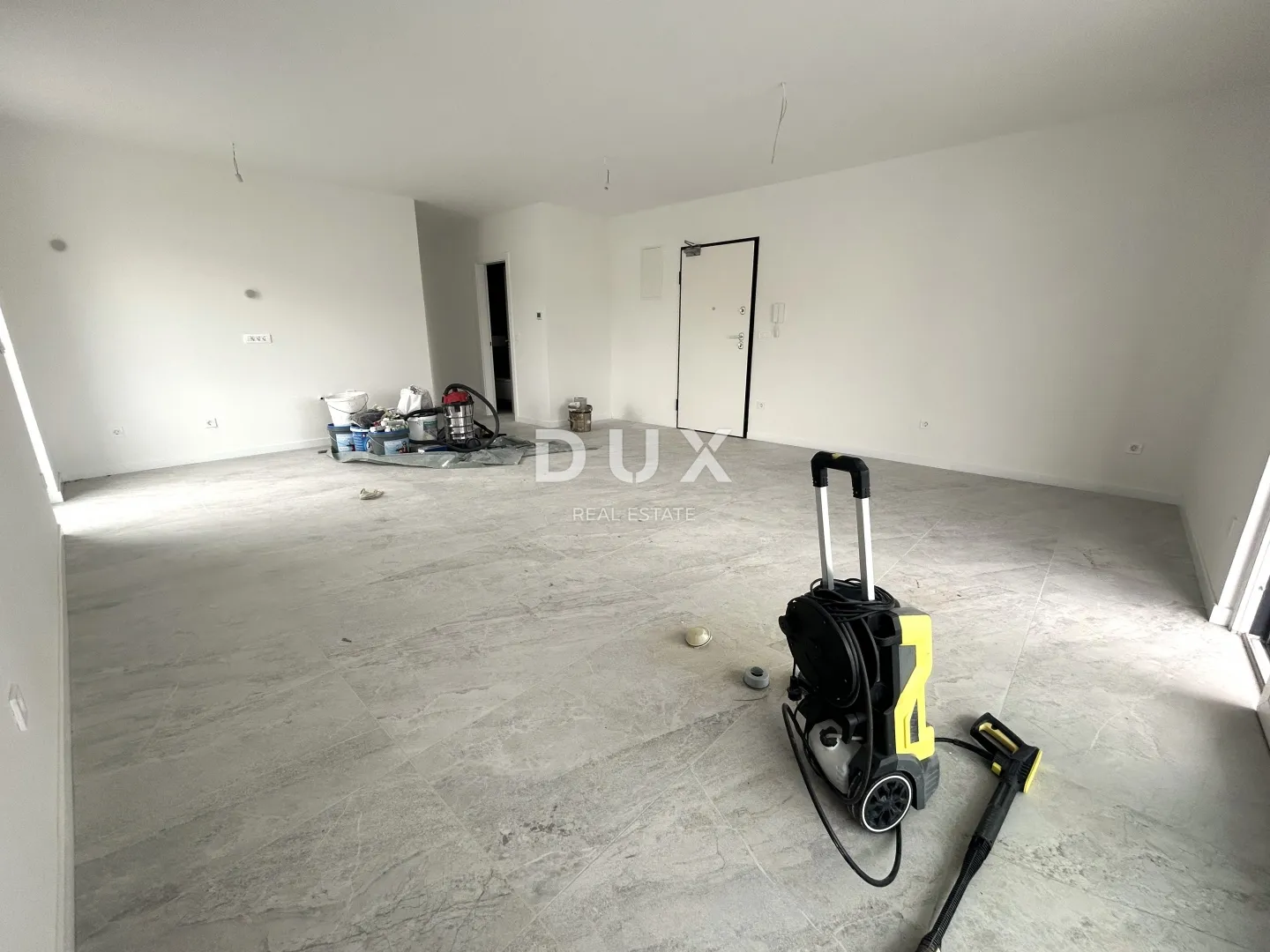 šibenik, vodice – penthouse s krovnom terasom, 120m od plaže, 2 garaže - slika 5