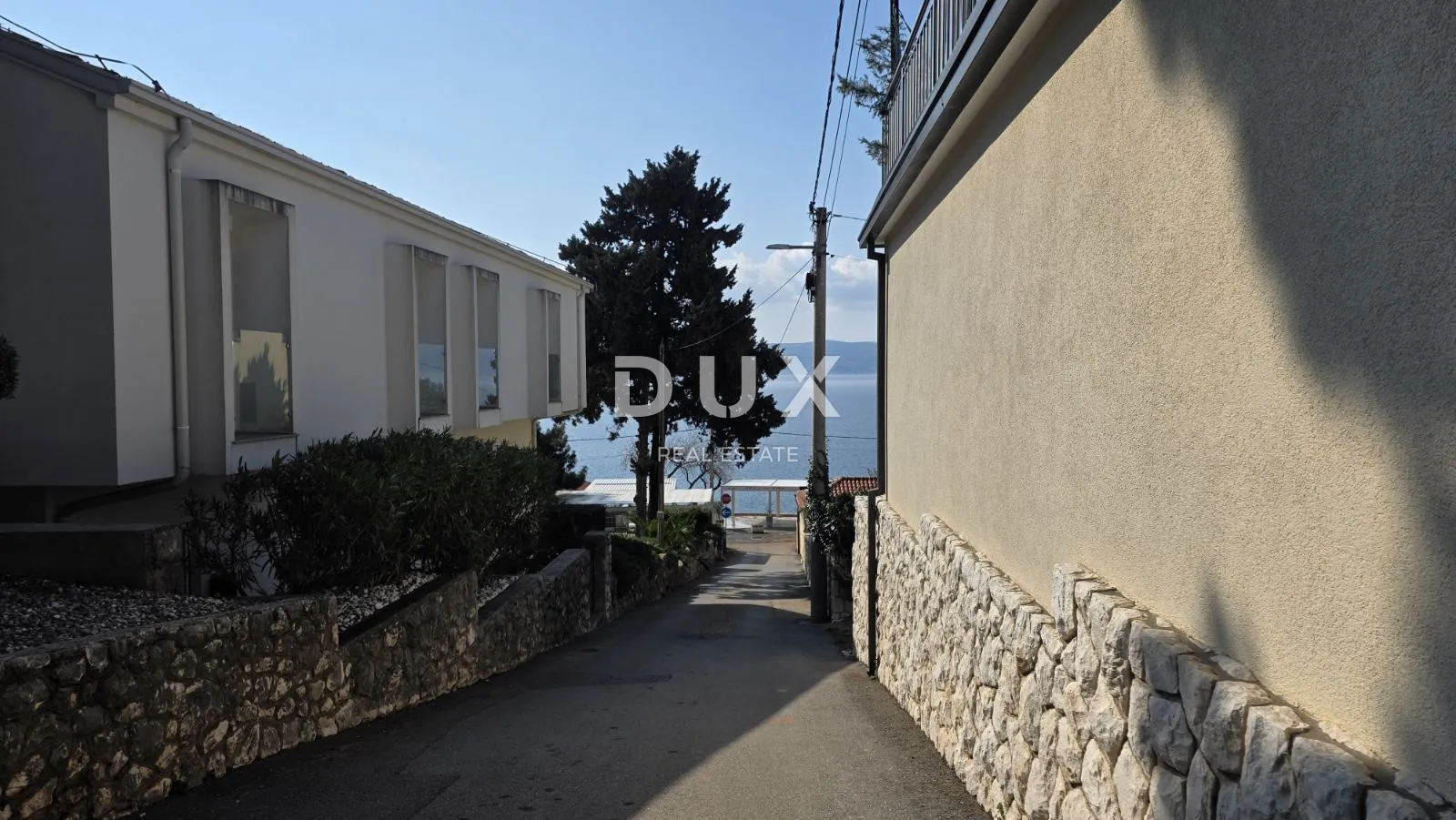 novi vinodolski – elegantna kuća 191 m2, 40 m udaljena od mora - slika 7