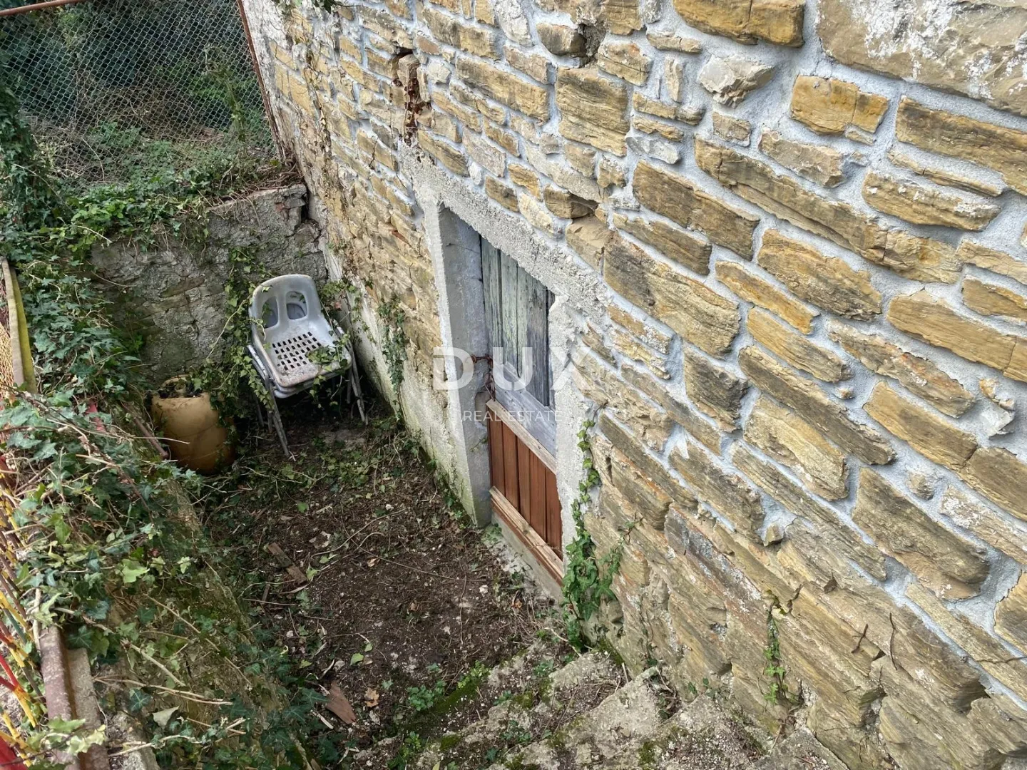 istra, tupljak - samostojeća kuća s dvorištem na odličnoj lokaciji. hitna prodaja! prilika! - slika 11
