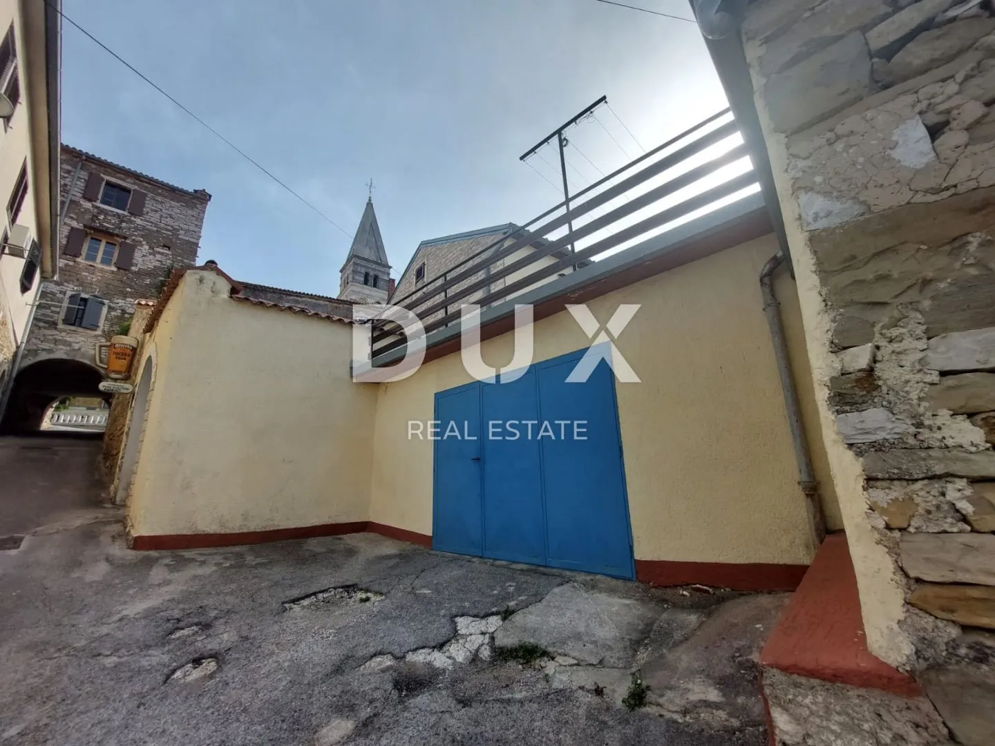 istra, buje - kuća s restoranom u centru buja, pogled na more - slika 28
