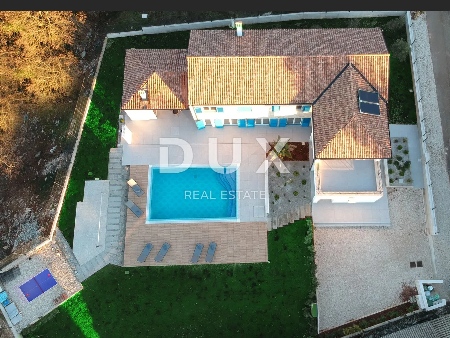 istra, višnjan - nova luksuzna vila - savršen spoj udobnosti i modernog dizajna - slika 2
