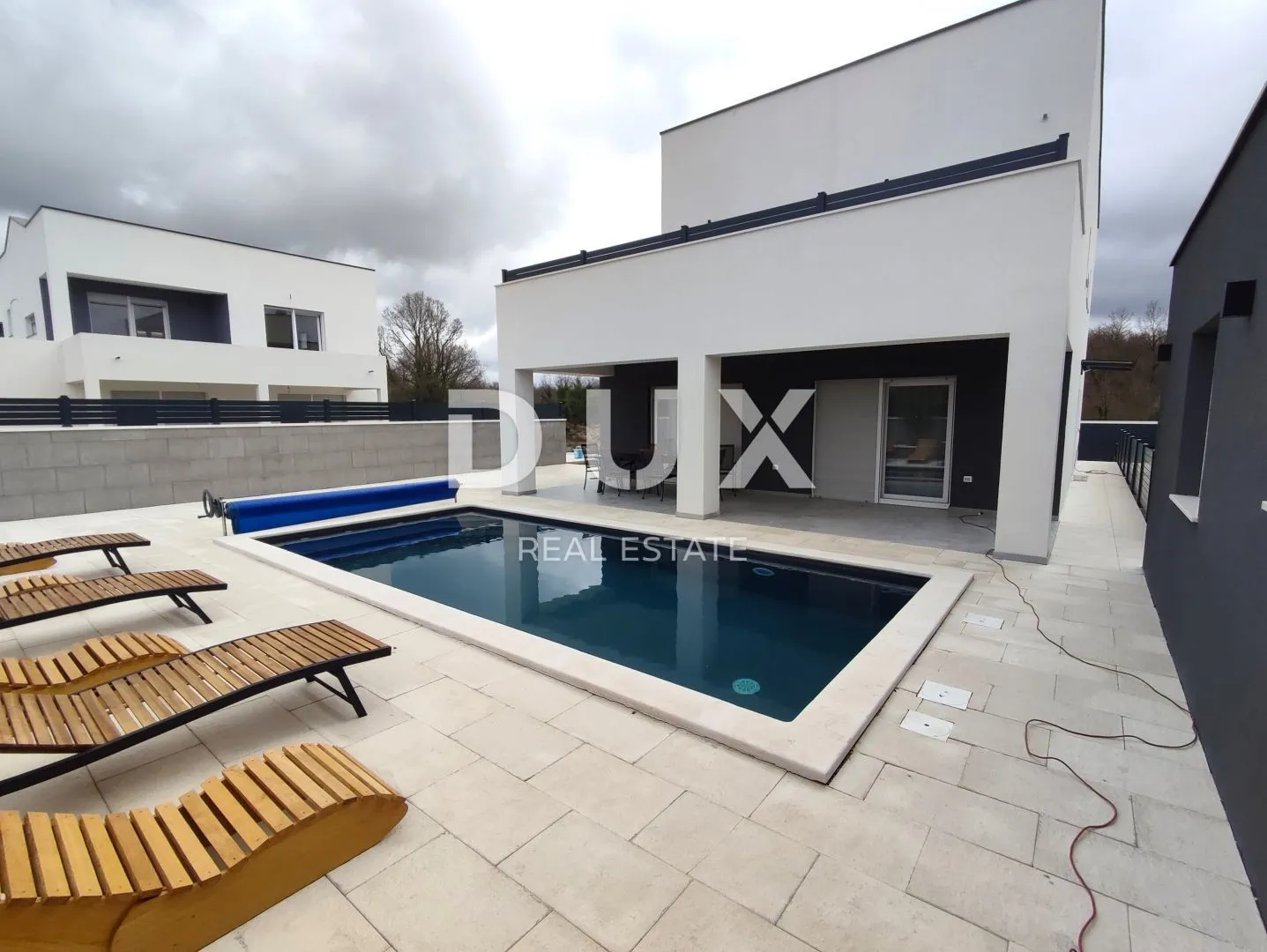 ISTRA, VODNJAN - Moderna villa 195m2, grijani bazen, sauna, jacuzzi, luksuzno namješten
