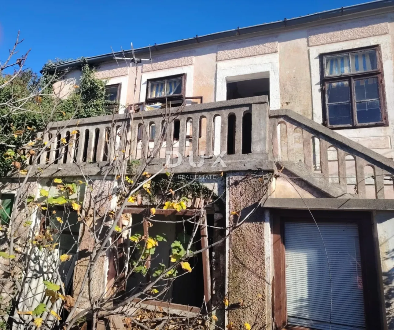 CRIKVENICA, GRIŽANE - samostojeća kuća s pogledom na more + dvorište! PRILIKA! - Grižane, Vinodolska općina