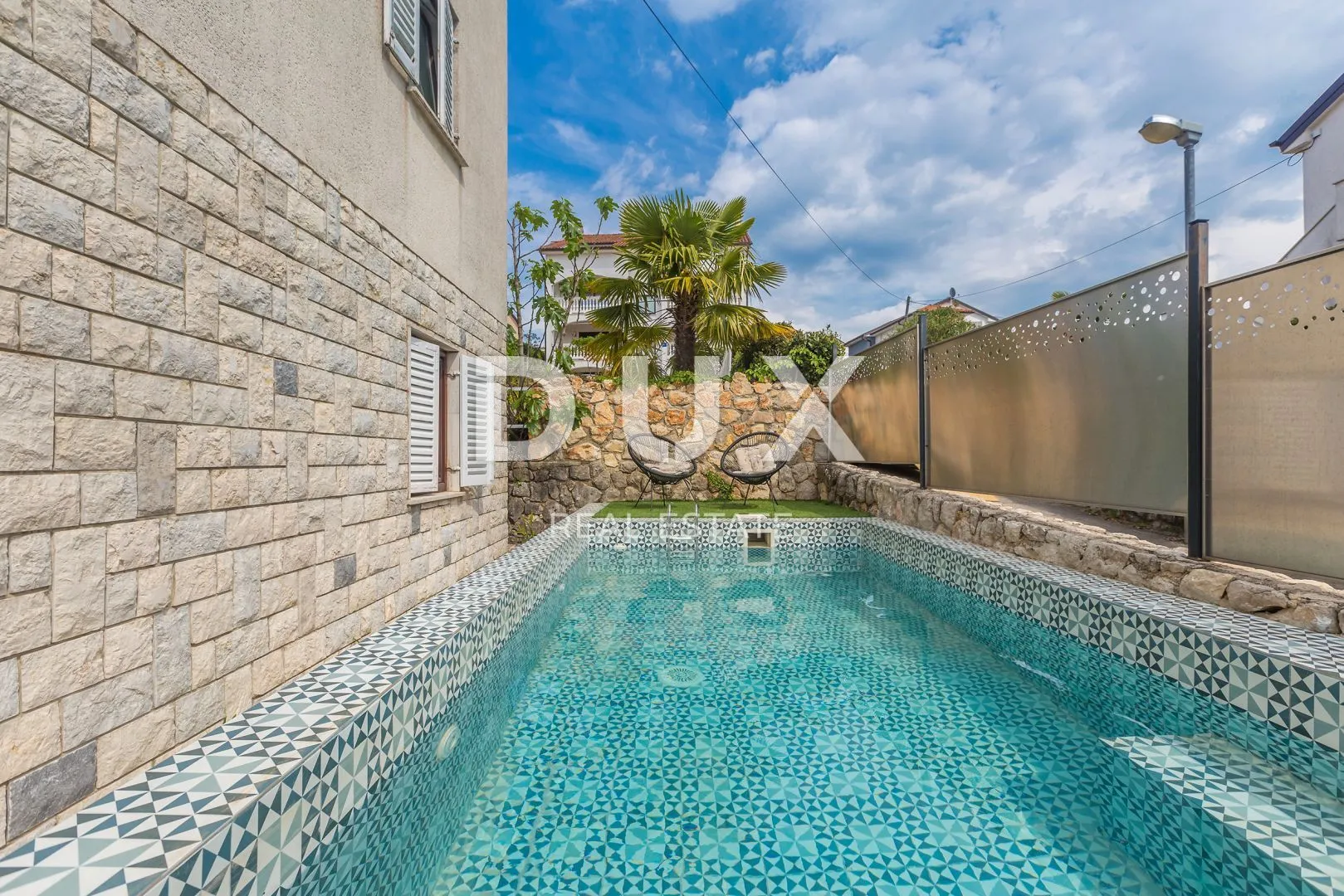 OTOK KRK, MALINSKA - apartmanska kuća s dva bazena i pogledom na more - Malinska, Malinska-Dubašnica
