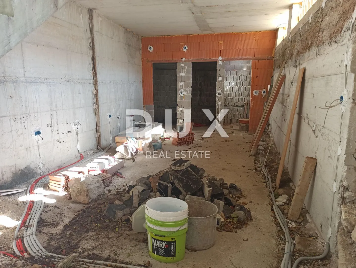 istra, pula poslovni prostor u starom gradu, roh-bau - slika 2