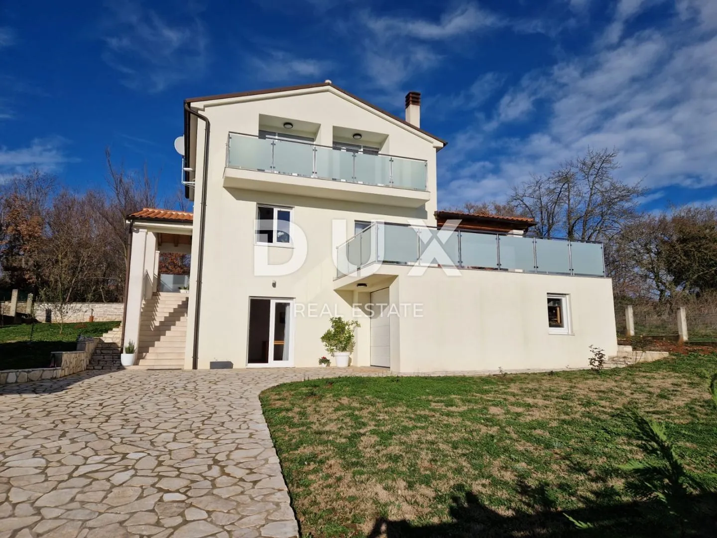 ISTRA, SVETVINČENAT - Prekrasna kuća na odličnoj lokaciji
