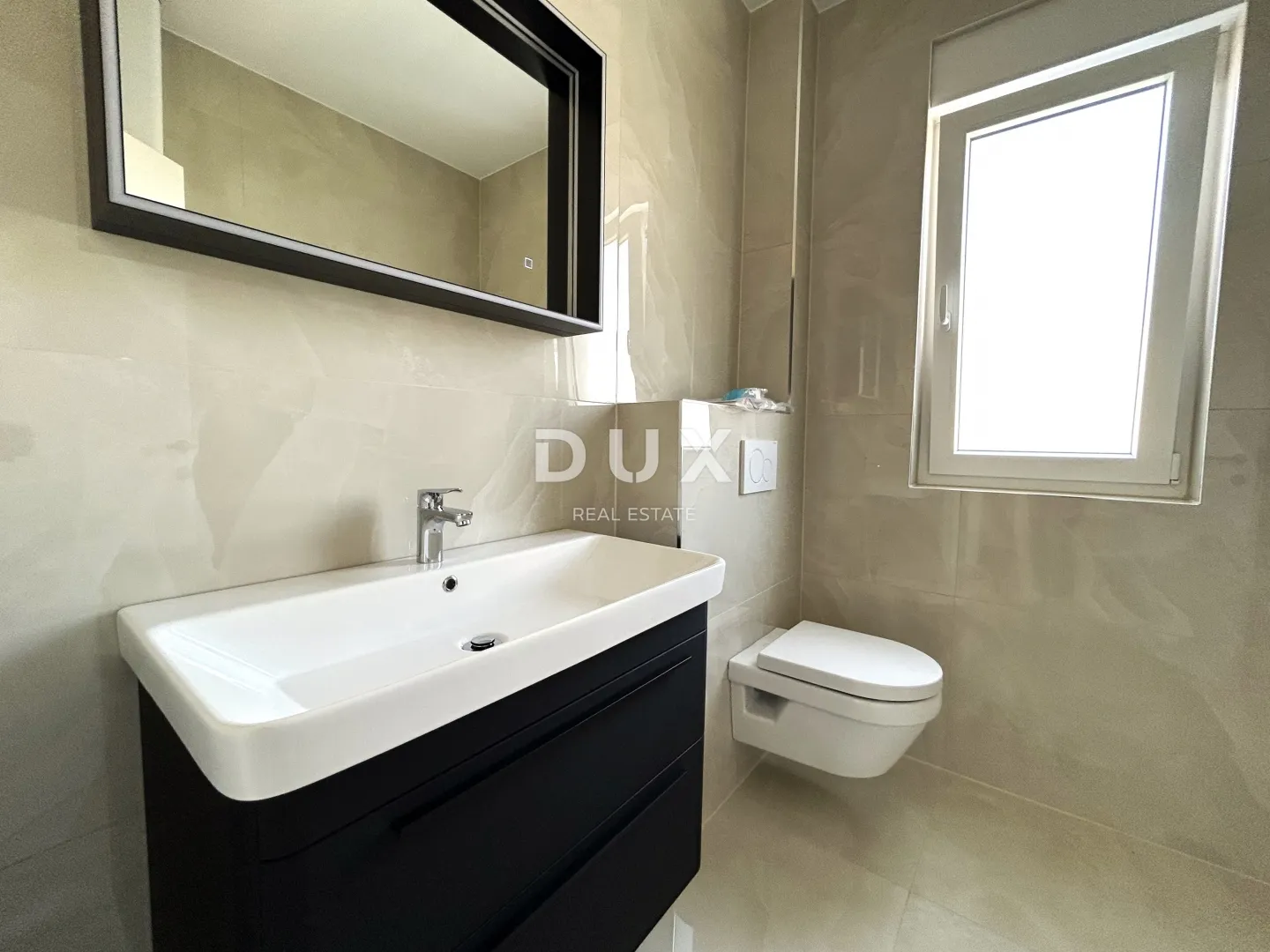 šibenik, vodice – dvosoban stan s 2 velike terase (25 m²), novogradnja - slika 18