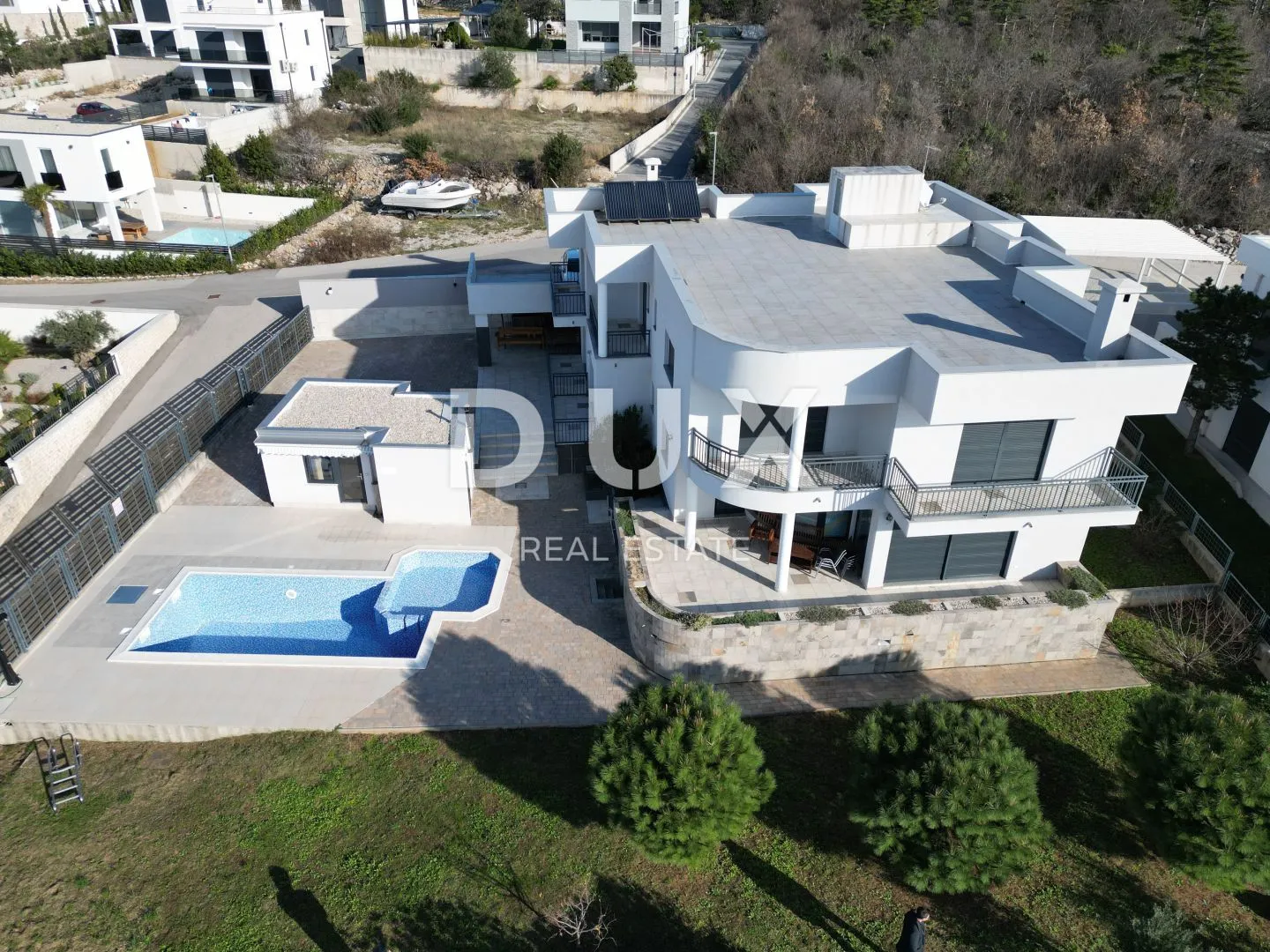 crikvenica - prostrana vila s panoramskim pogledom na more! - slika 7