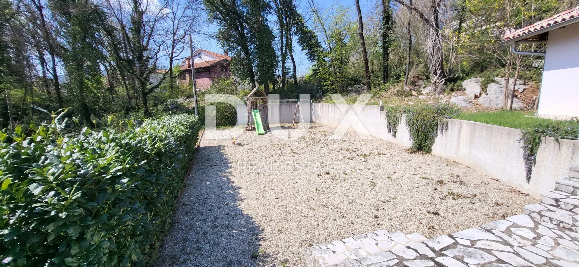 kastav - kuća za odmor s prostranim građevinskim zemljištem - slika 4