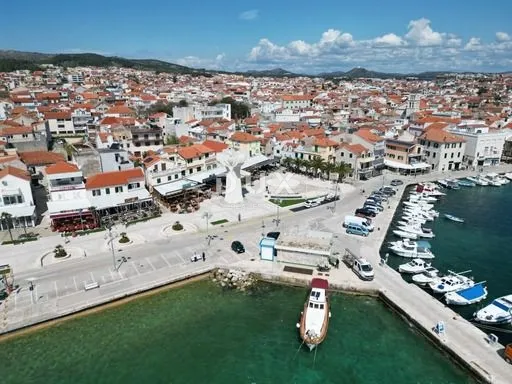 dalmacija, vodice - ekskluzivna nekretnina na rivi, kuća s restoranom u 1. redu do mora - slika 7