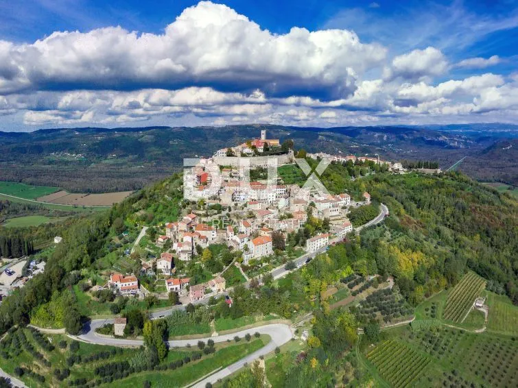 istra, karojba - kuća s velikom okućnicom i pogledom - slika 10
