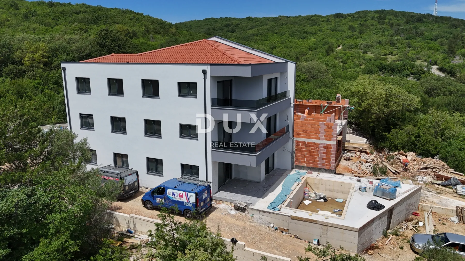 otok krk, vrbnik - stan u prizemlju s bazenom - slika 5