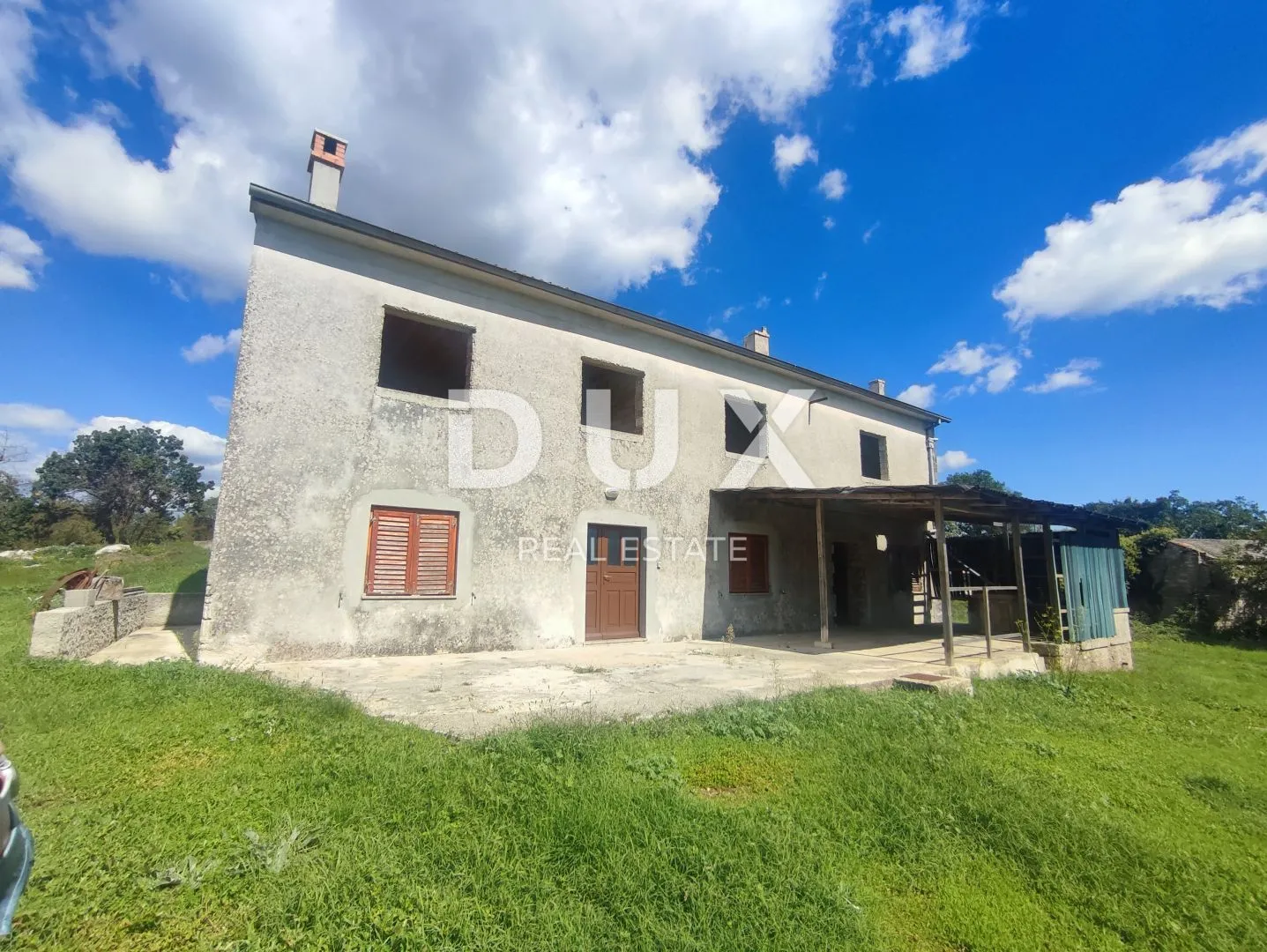 ISTRA, SVETVINČENAT - Imanje s dva objekta za renovaciju