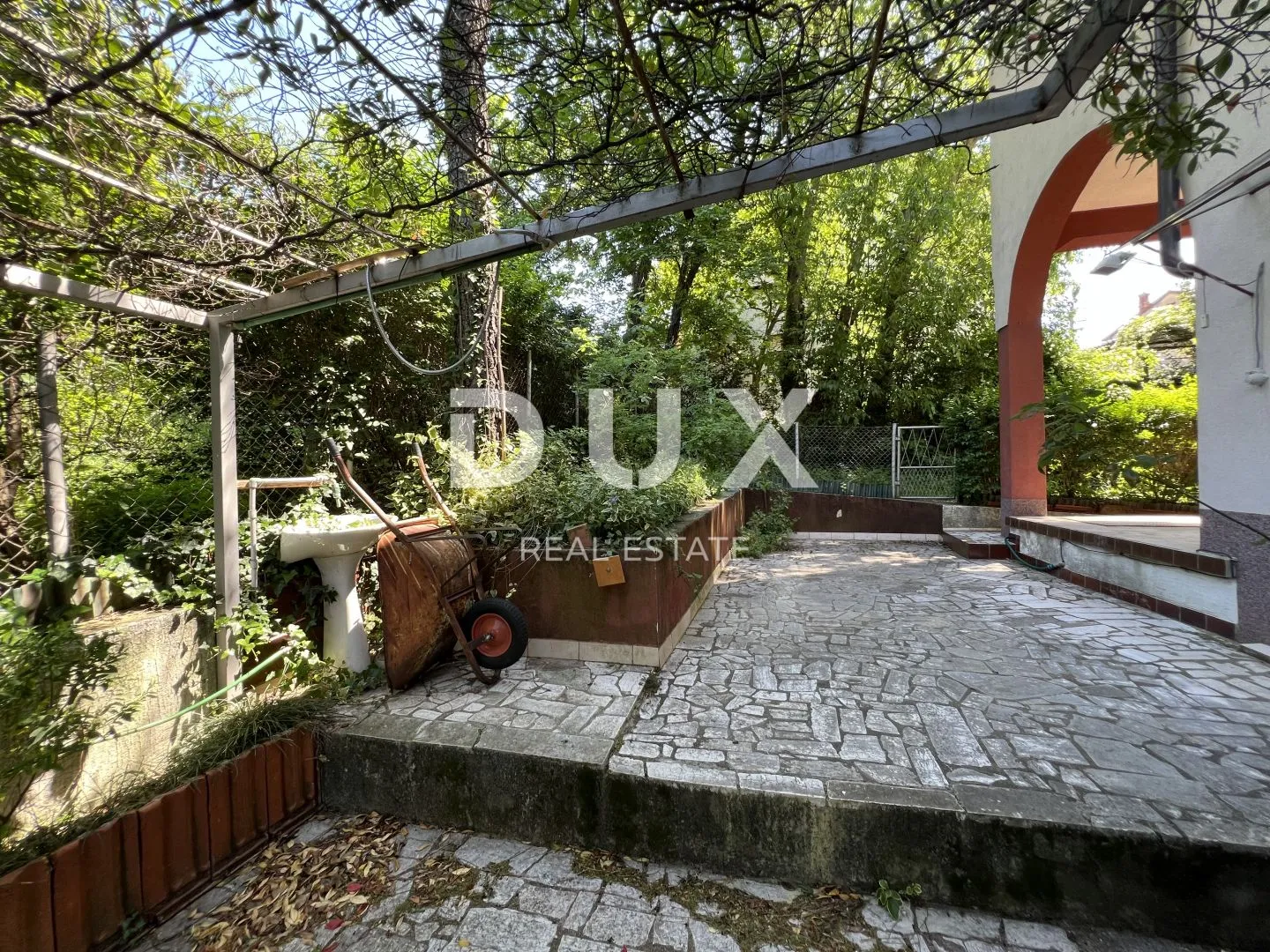 rijeka - stan površine 179 m2 s okućnicom od 550 m2 - slika 9