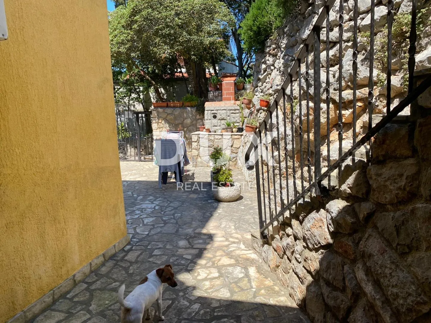 mali lošinj, kuća sa dva stana i uređenom okućnicom 170m2 - slika 13