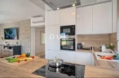dalmacija, vodice - dugoročni najam moderne vile s bazenom i panoramskim pogledom - slika 15