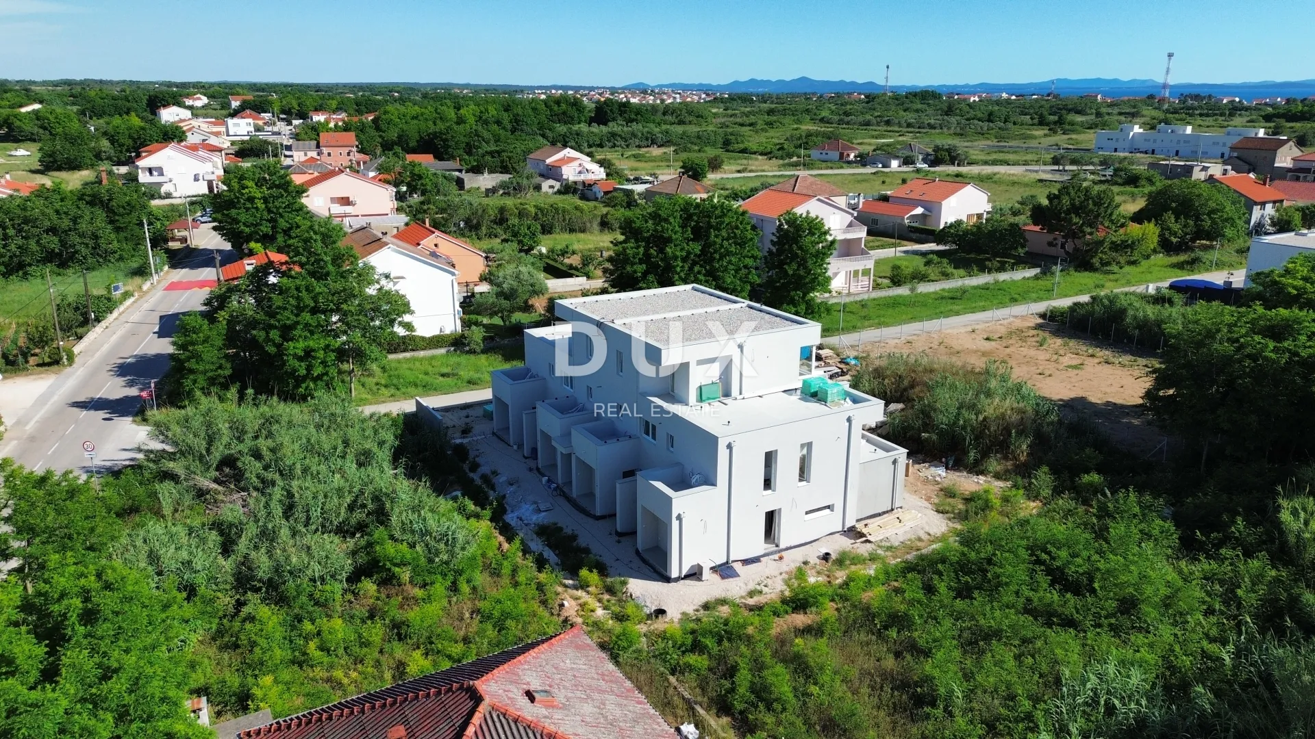 zadar, privlaka - dvoetažni stan s vlastitim vrtom 3 minute hoda do pješčane plaže! a - slika 8