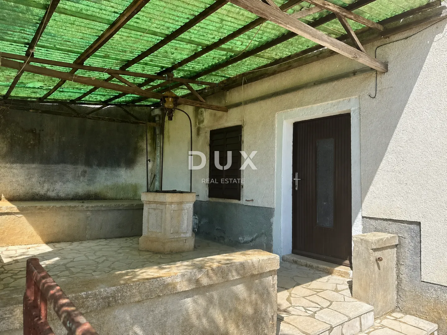 istra,gračišće - prostrana kuća na rubu naselja - slika 3