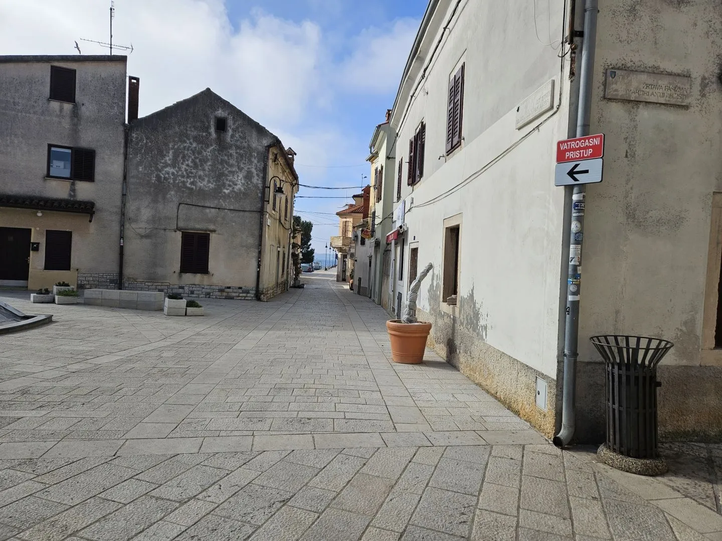 ISTRA,FAŽANA-poslovni prostor na prodaju!