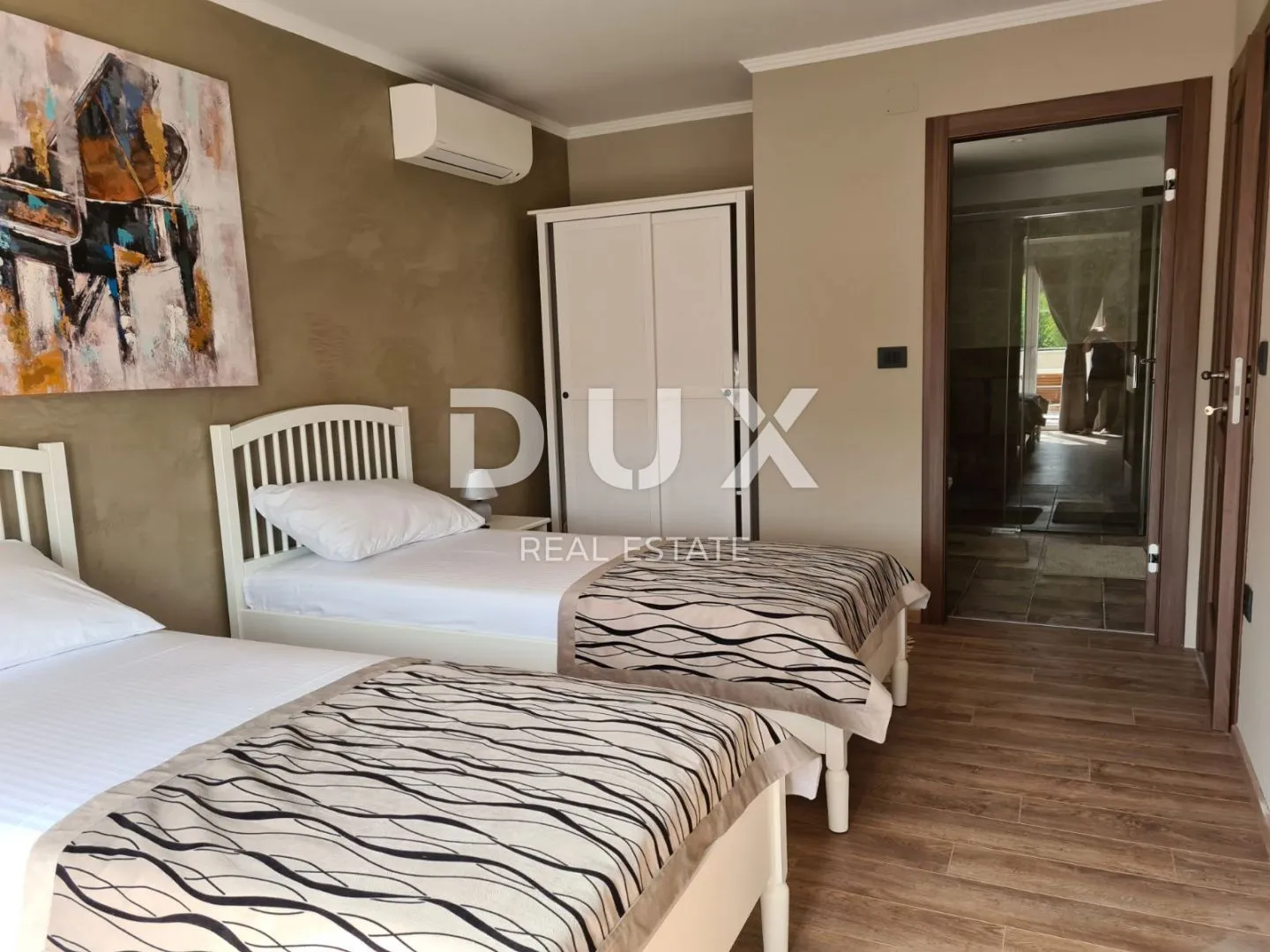 otok krk - mediteranska vila sa bazenom i velikom okućnicom - slika 14