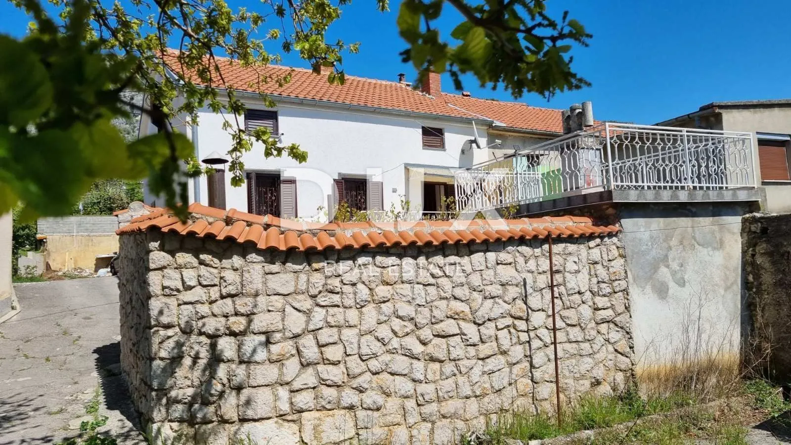bribir - kuća sa dva stana - slika 18