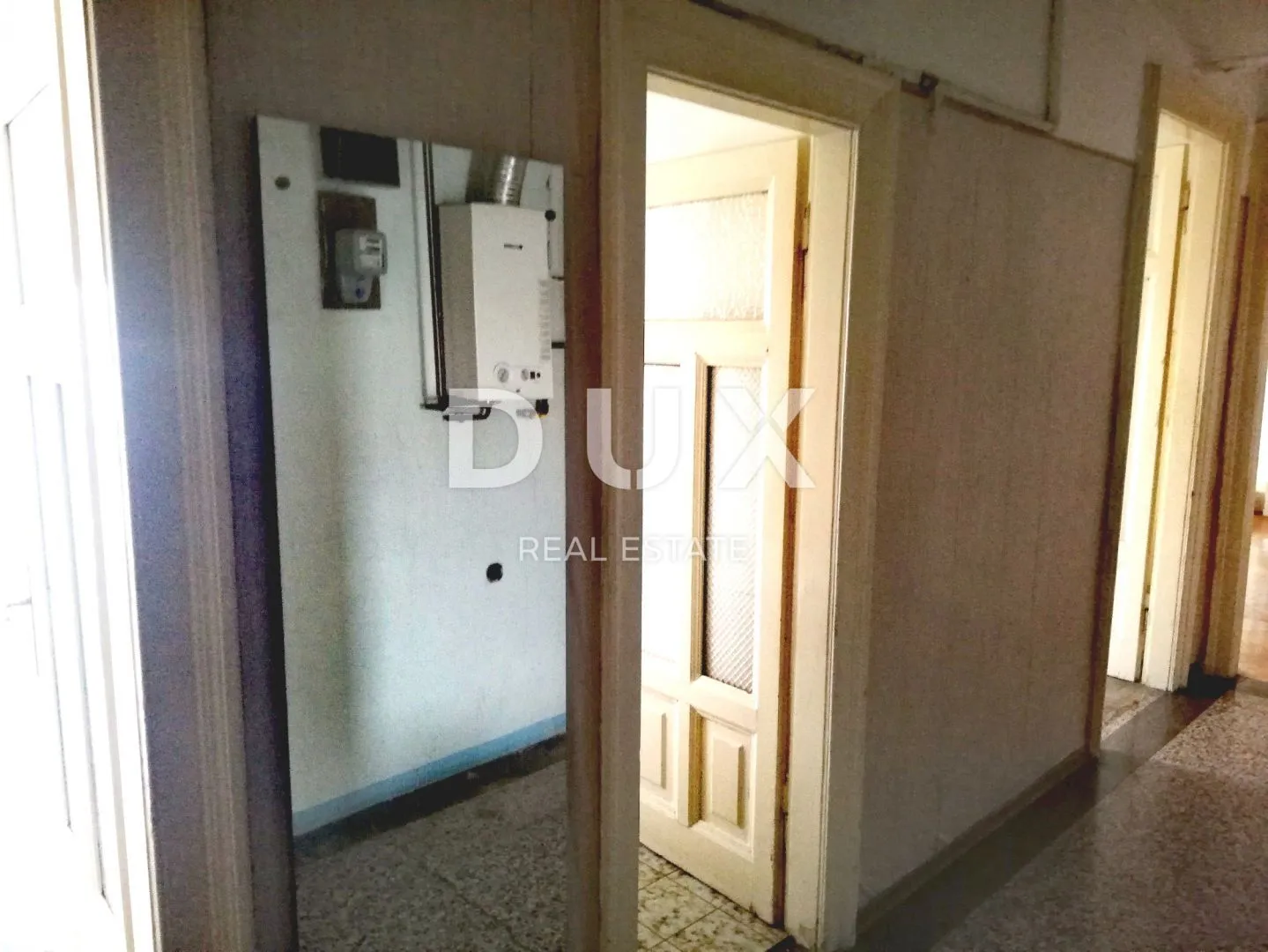 rijeka, centar - stan uz more u samom centru - slika 6