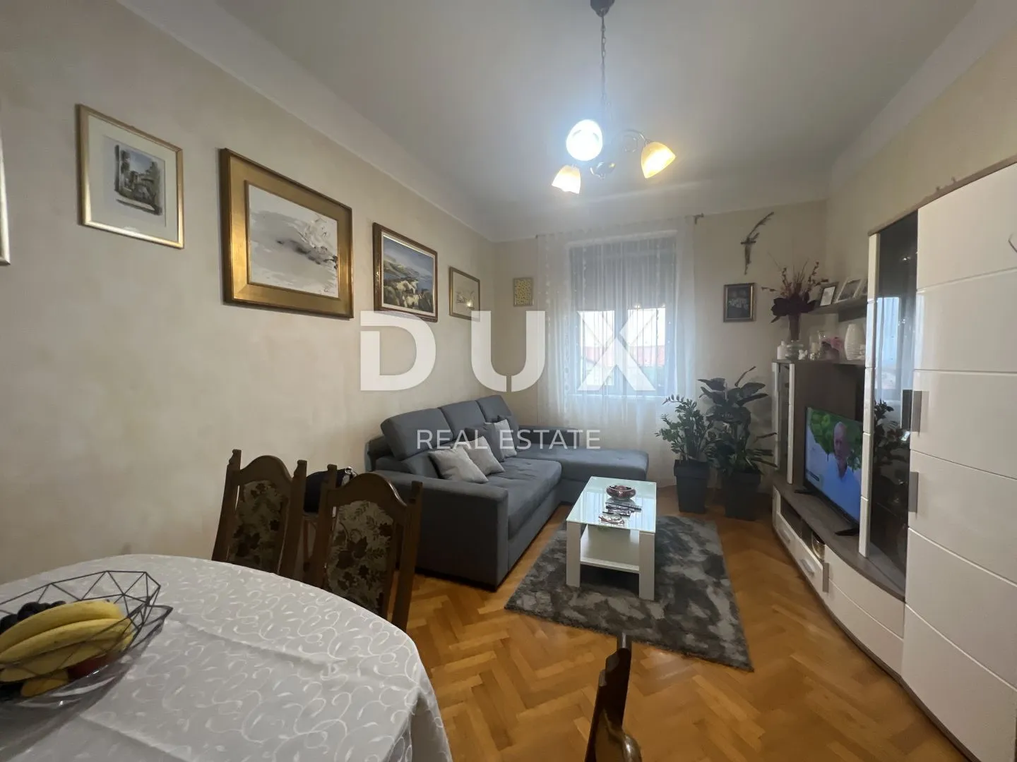 grad kastav - lijepa etaža zgrade u centru grada kastva - slika 8
