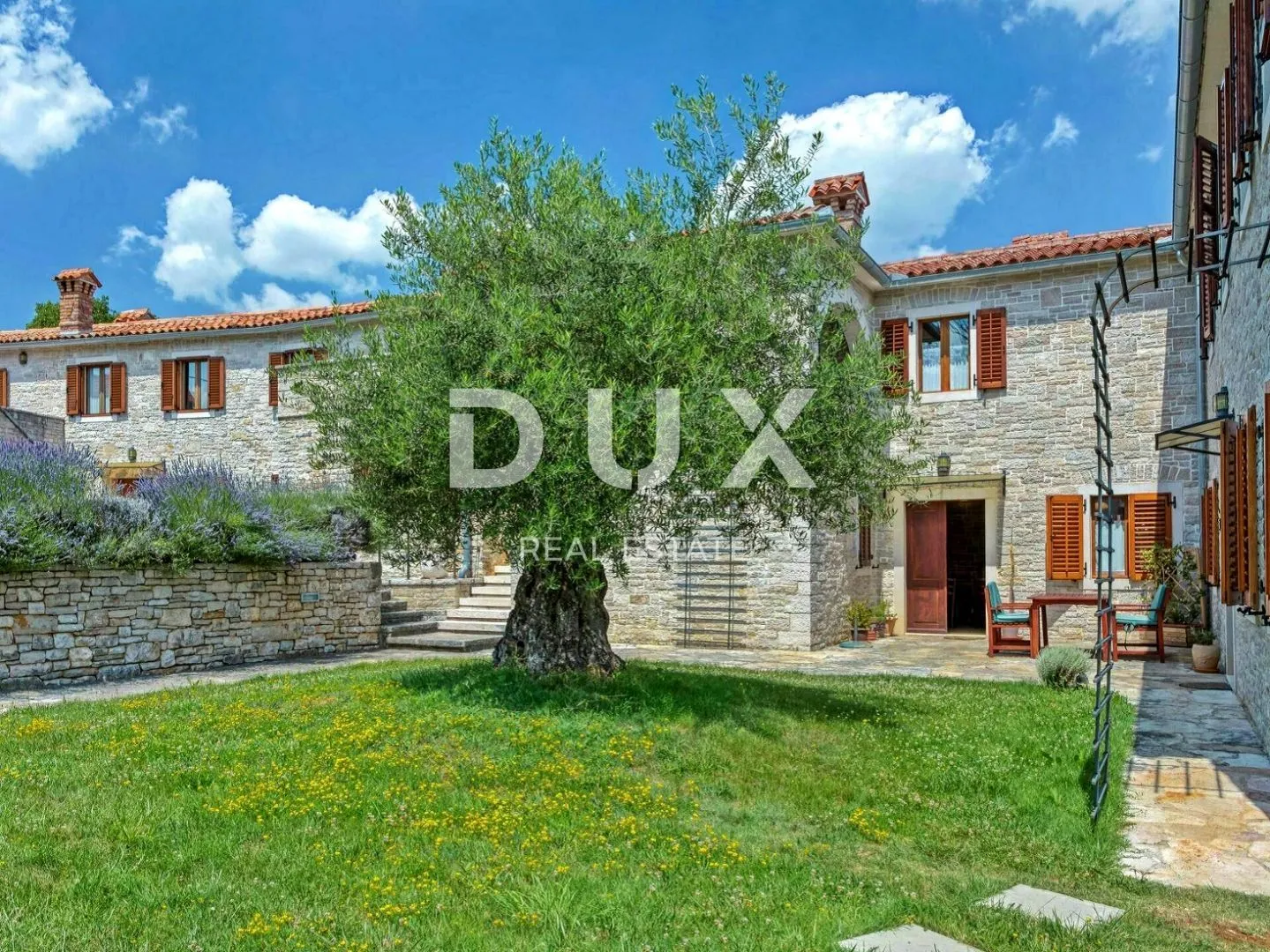 istra, tinjan - kamena autohtona vila - slika 26