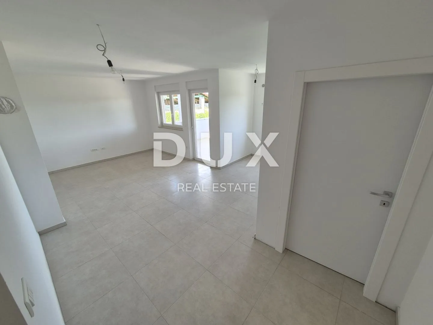 istra, pula- stan u prizemlju + vrt od 205 m2! - slika 9