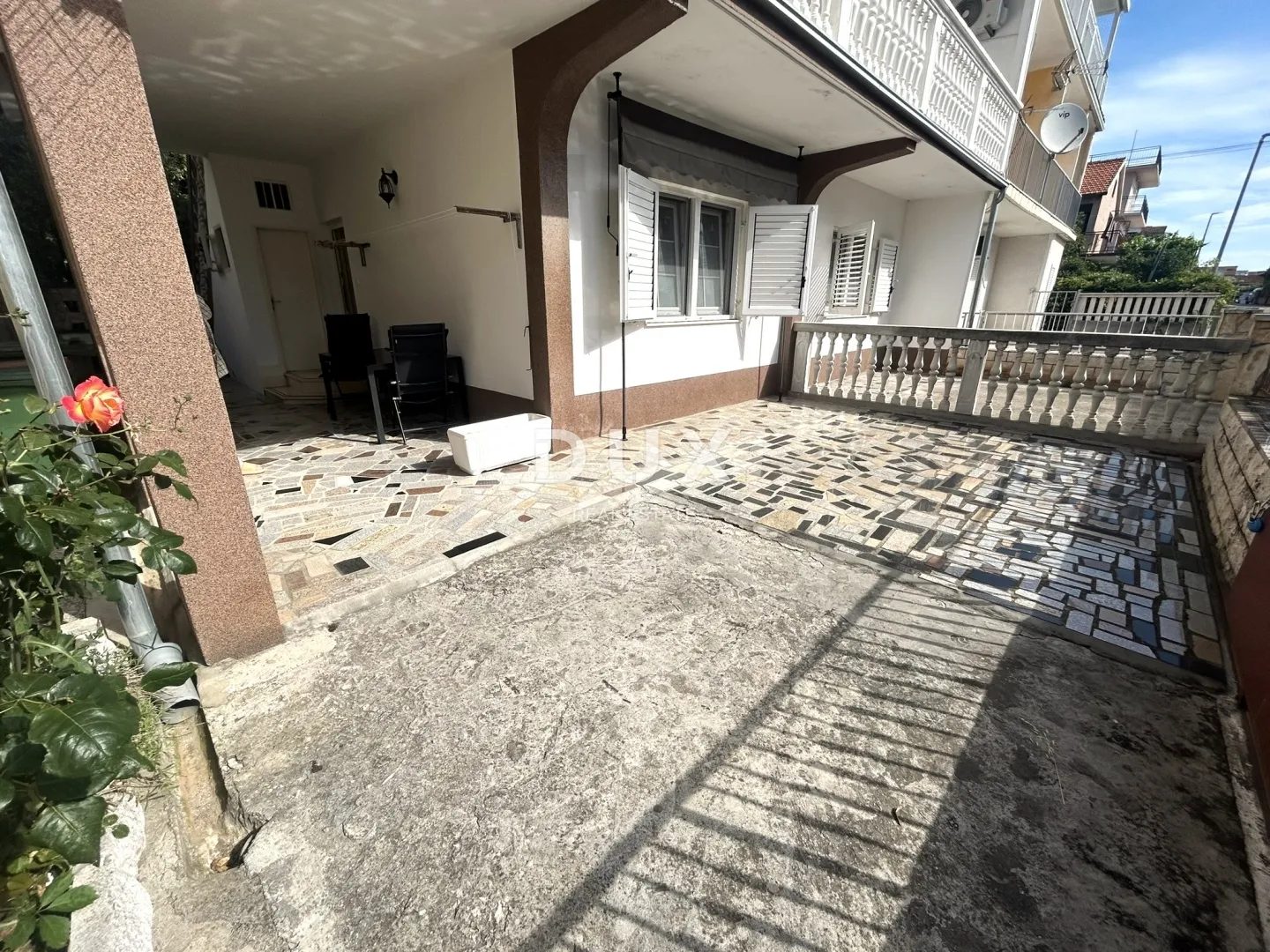 dalmacija, vodice – trosoban stan u prizemlju, 450m od plaže, parking, podrum, vrt - slika 14