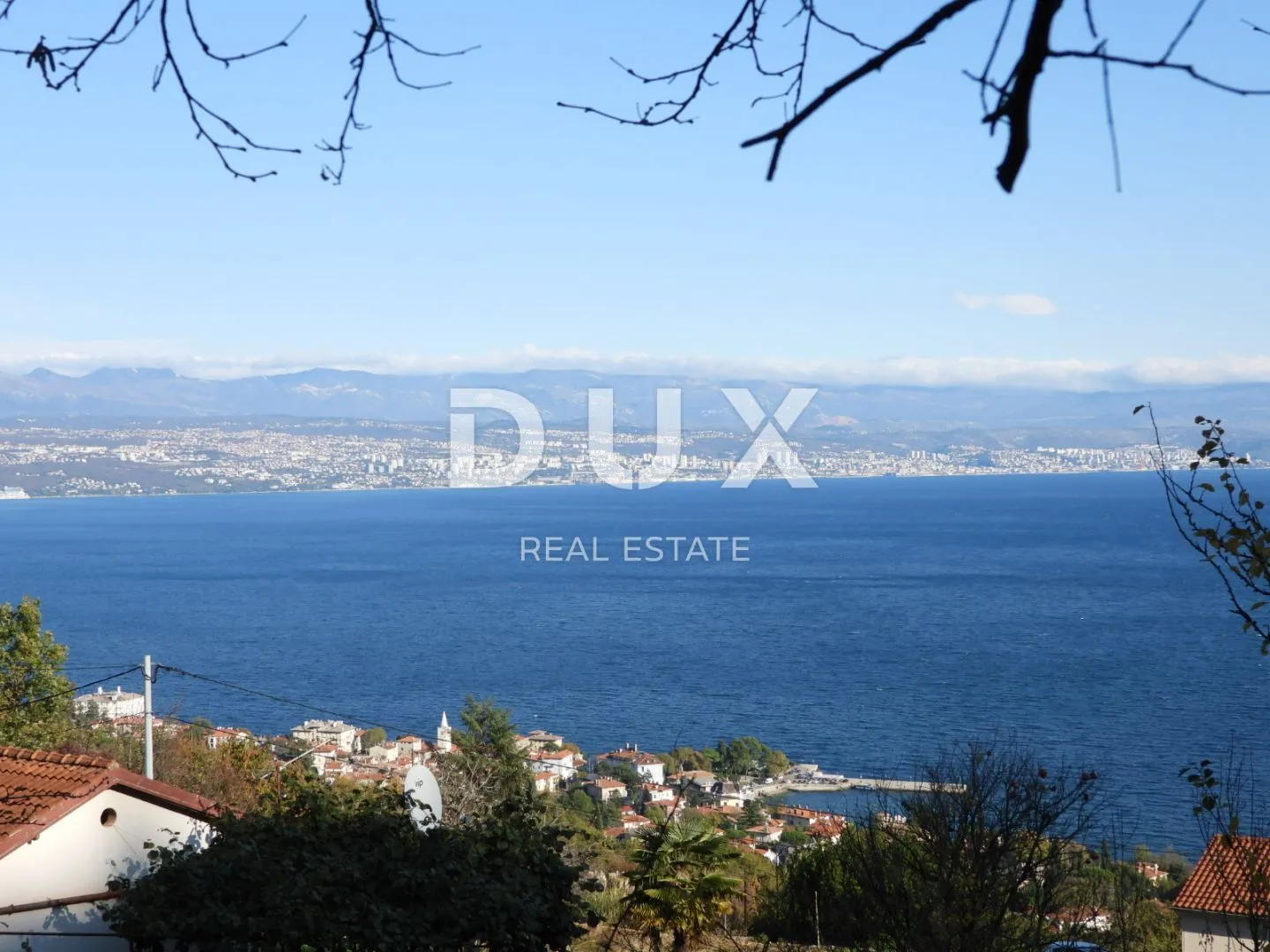 OPATIJA, LOVRAN, LIGANJ - građevinsko zemljište 4500m2 s panoramskim pogledom na more za stambenu zgradu–stanove/apartmane/ obiteljsku kuću /villu/ kuću za iznajmljivanje - odmor s bazenom + kuća 120m2 - Liganj, Lovran