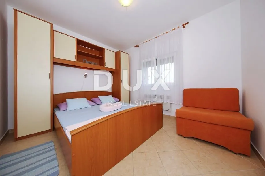 pirovac - apartmanska kuća - slika 5