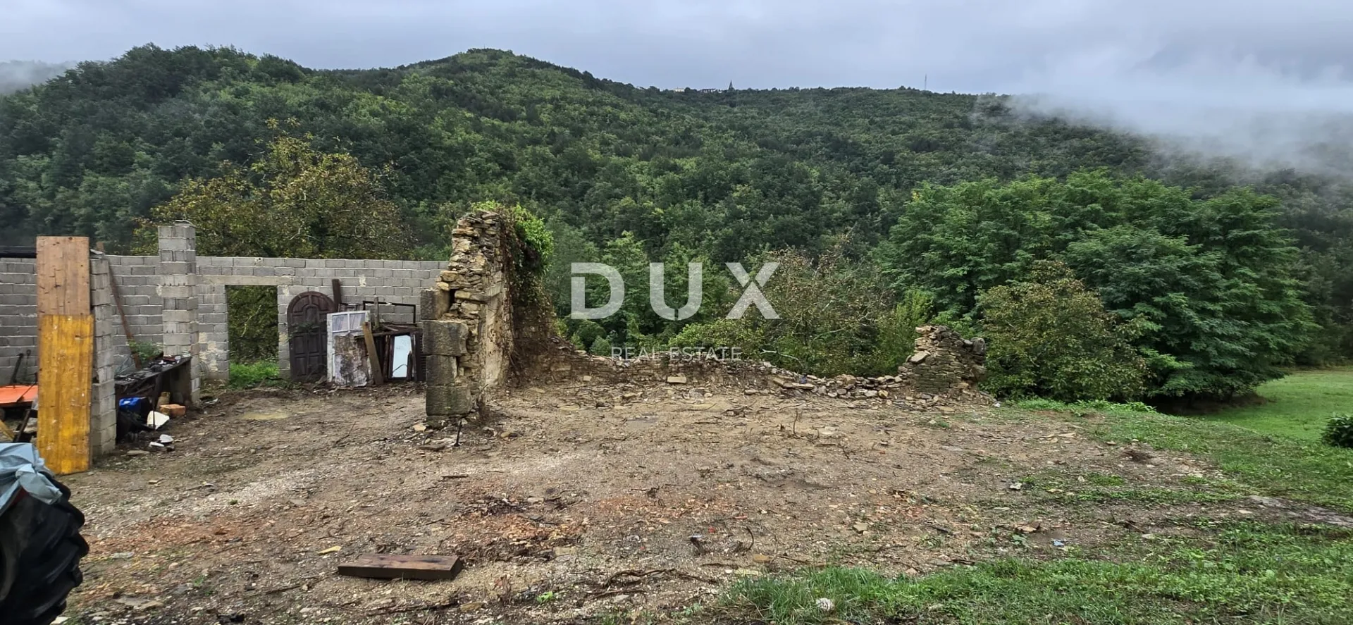 istra, sovinjak - ruševina + zemljište 57.356 m2 - slika 2