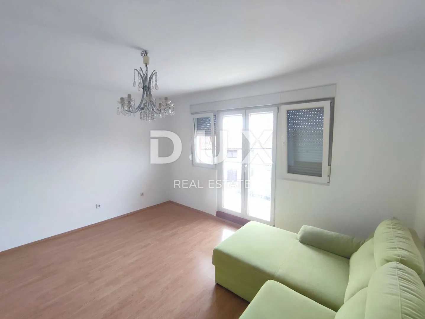 istra, pula - stan na vidikovcu 2s + db, 3 balkona, parkirno mjesto i vrt! - slika 2
