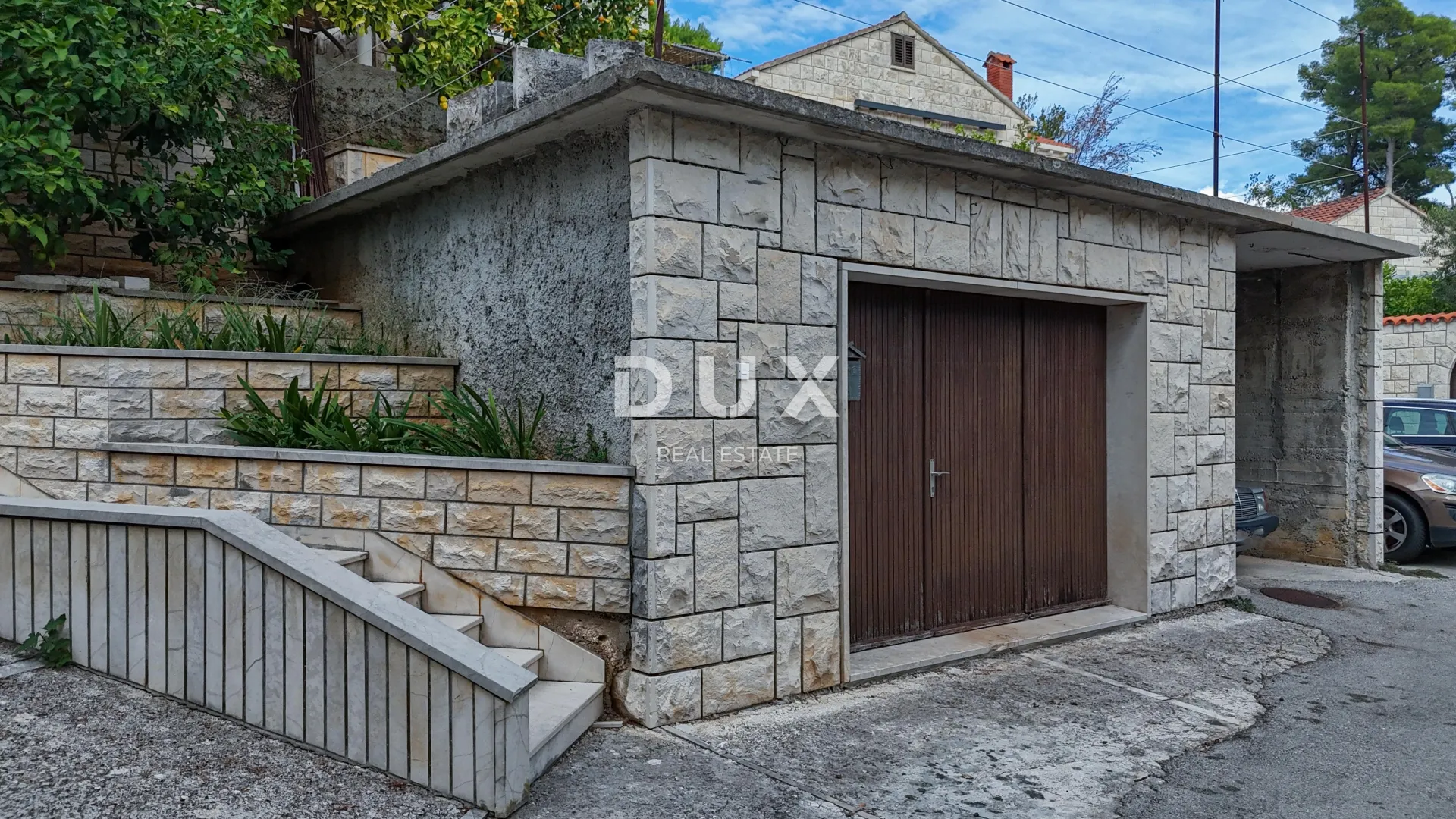 otok brač, sumartin - apartmanska kuća u kamenu s garažom 2.red do mora - slika 8